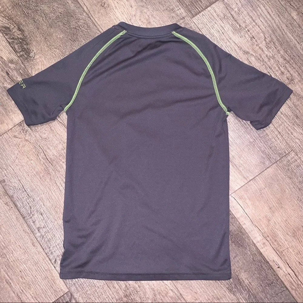 Boys Medium Spyder Gray-Green‎ SS Shirt
